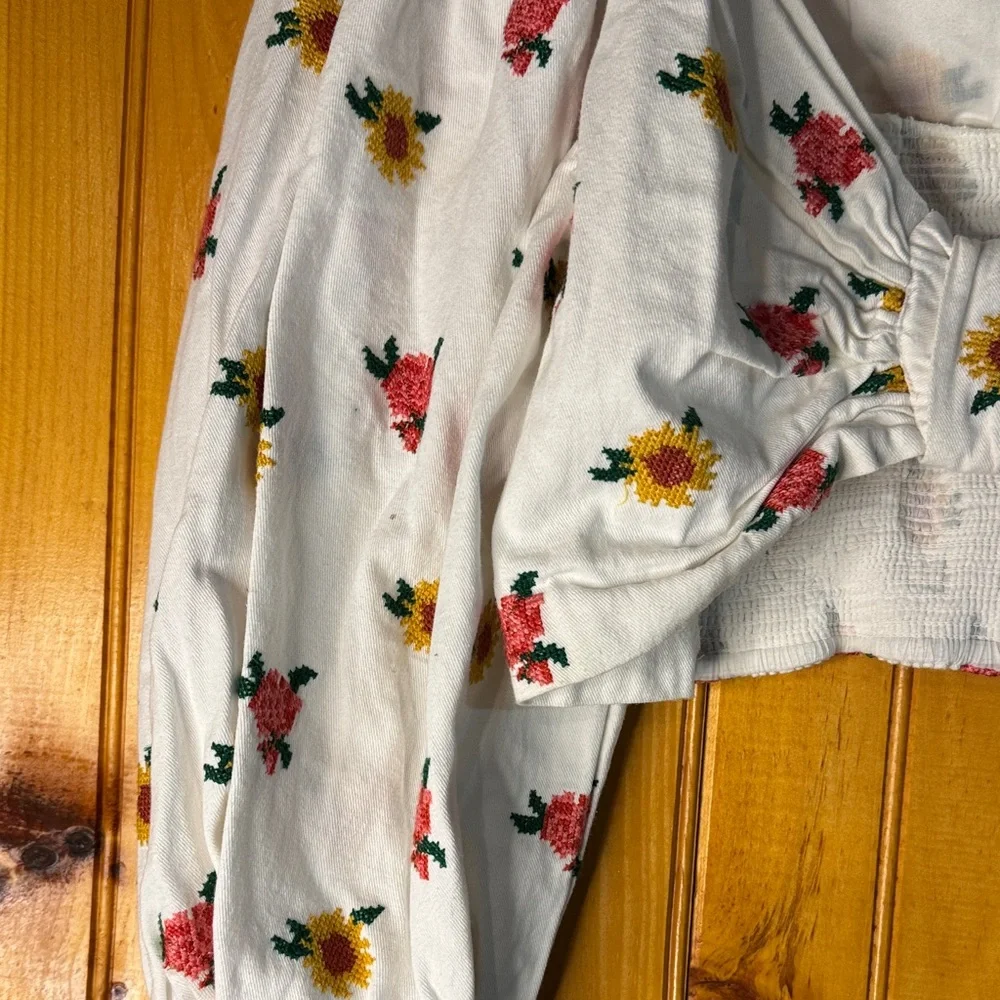 FARM Rio White Blouse with Embroidered Floral Print - Picture 4 of 8